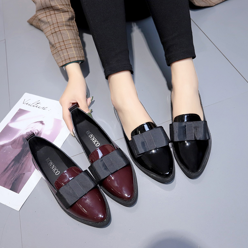 Embroidery Flat Shoes - Black/ Wine Red Patent Leather Pointed