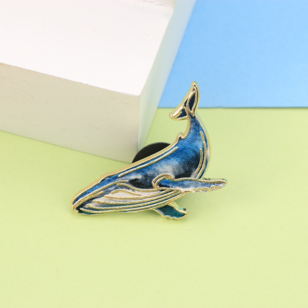 Gradient Blue Whale Enamel Pin - Embroidery Whale ulasan dan harga