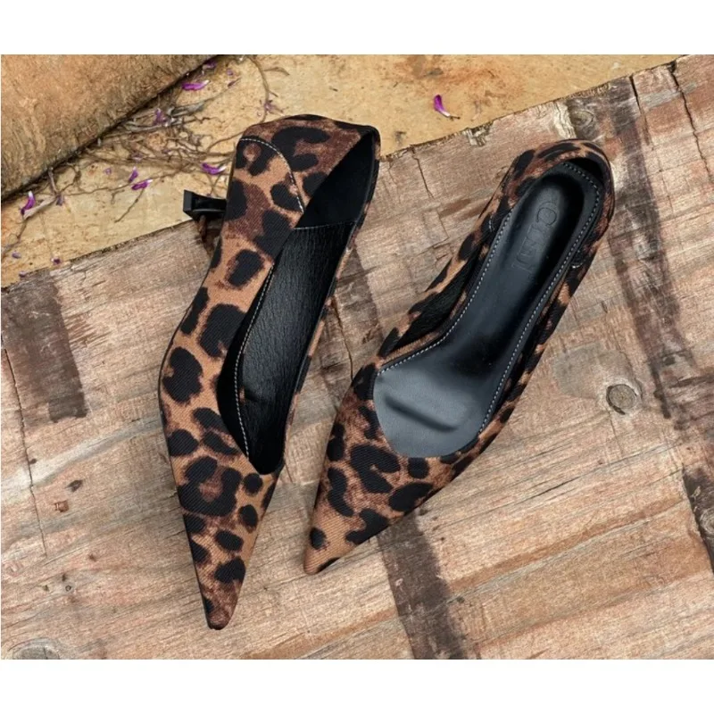 2024 Women Sexy High Heels Bur - Embroidery Flat Shoes ulasan dan harga