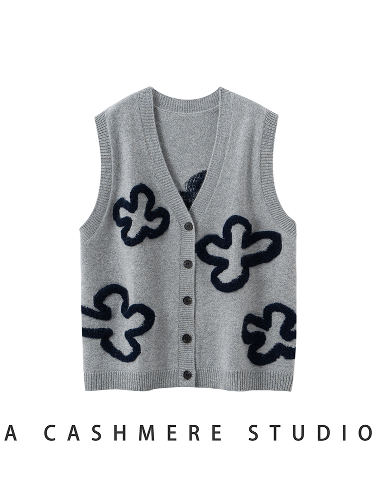 TLOML Women 100% Cashmere Swea - Embroidery Towel ulasan dan harga