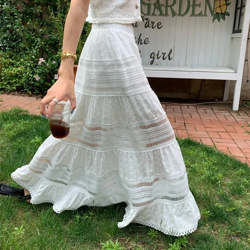 Embroidery Eyelet Cut-out Maxi - Embroidery Eyelet ulasan dan harga